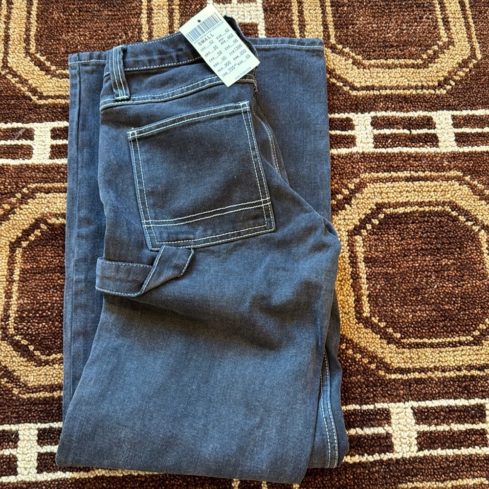BRANDI MELVILLE low rise cargo pants. Brand new with tags. Black